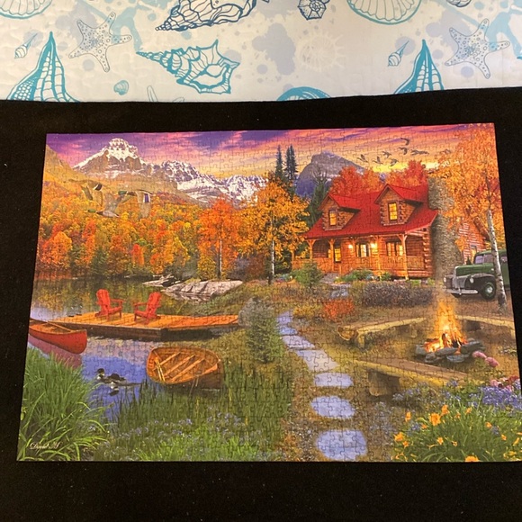 Log cabin 1,000 piece puzzle. - Picture 5 of 5